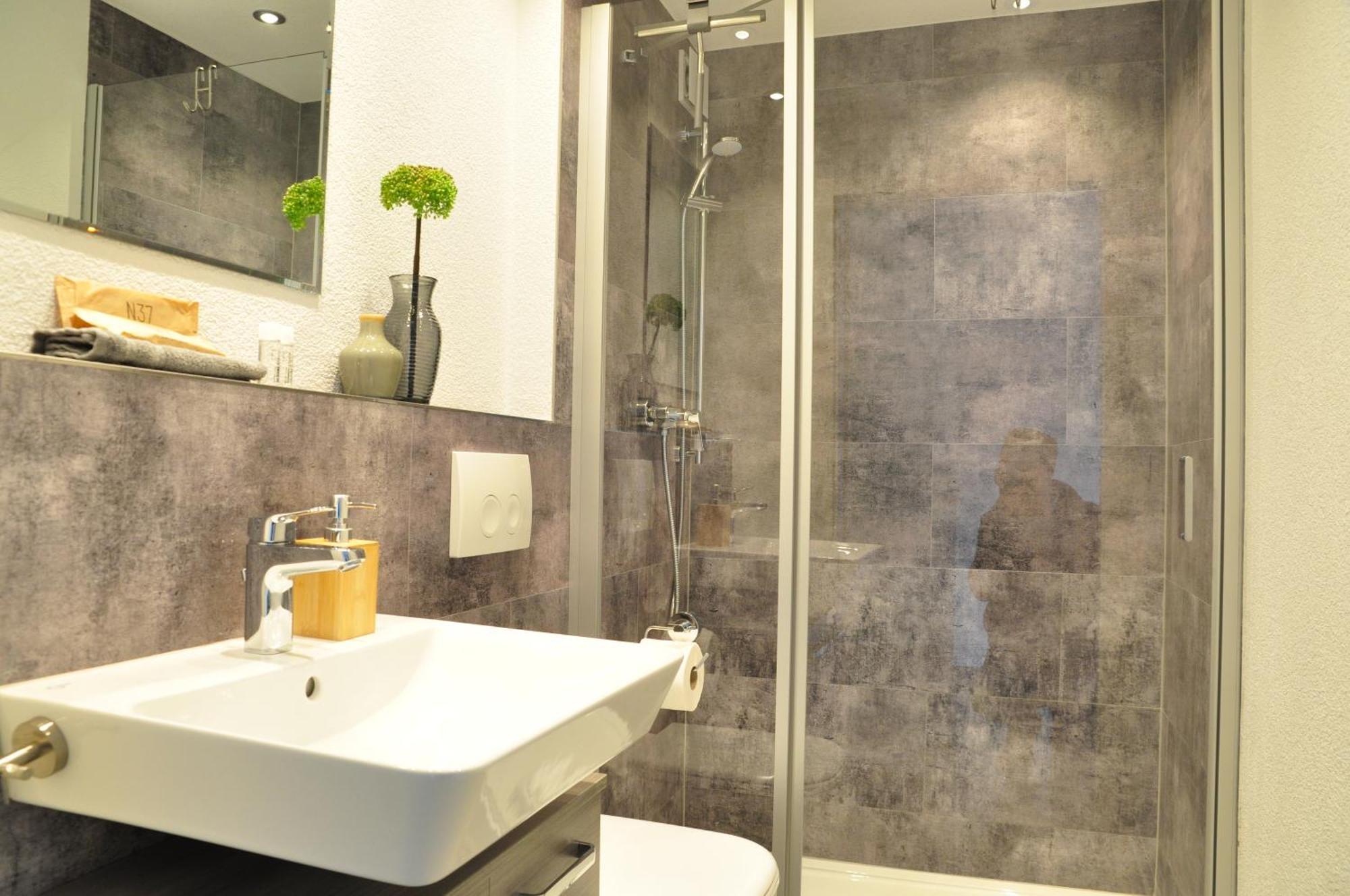 N37 -Modern Eingerichtete Zimmer In Ruhiger Lage Aldingen  Dış mekan fotoğraf