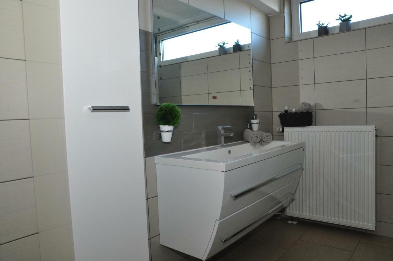 N37 -Modern Eingerichtete Zimmer In Ruhiger Lage Aldingen  Dış mekan fotoğraf
